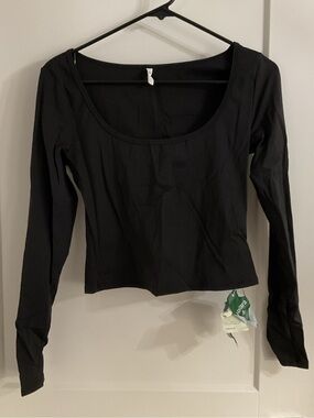 HALARA Black Long Sleeve Scoop Neck Top NWT
